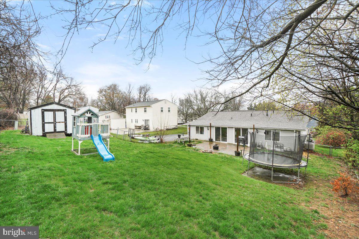 1610 Gibbons Rd