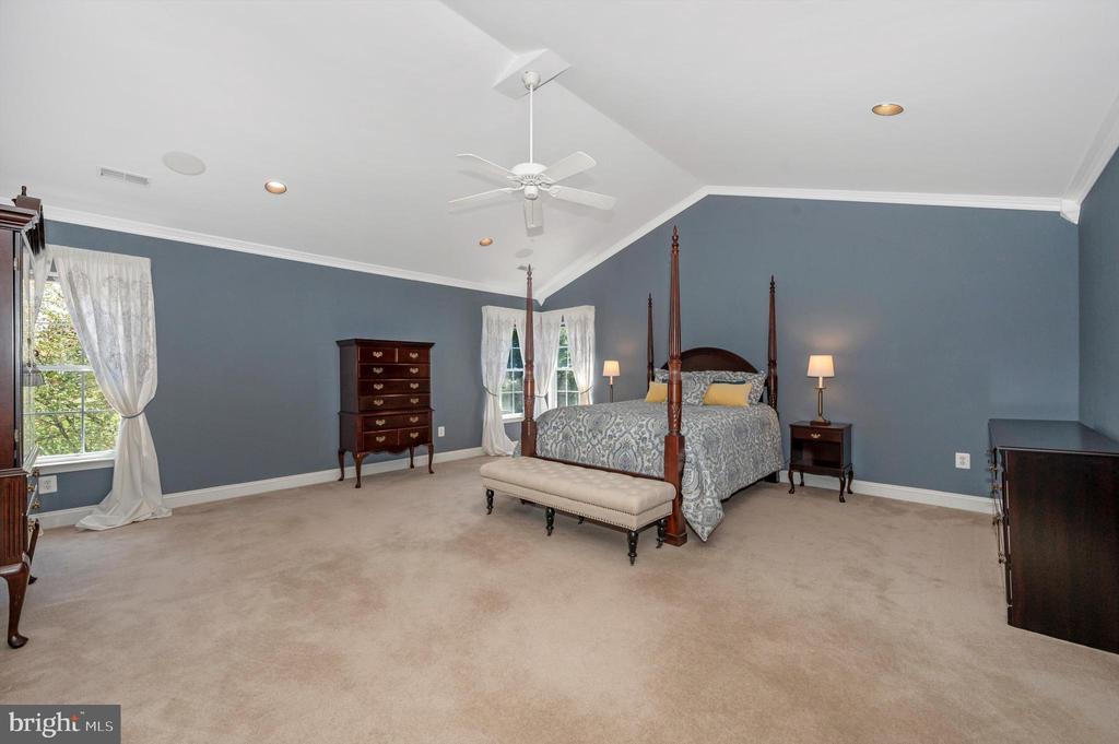 11120 Eagletrace Dr