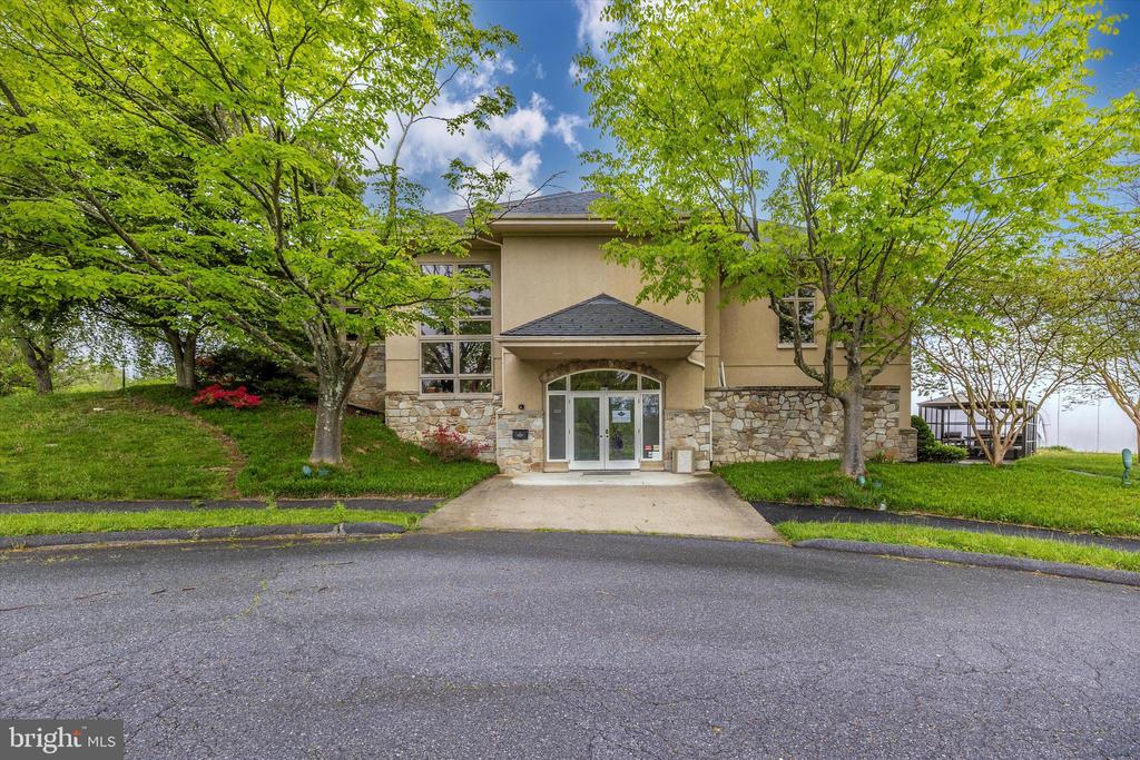 11120 Eagletrace Dr