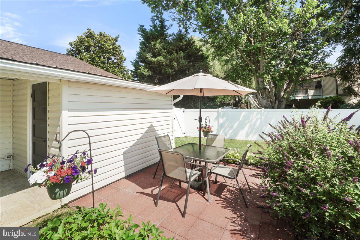 414 White Oak Pl