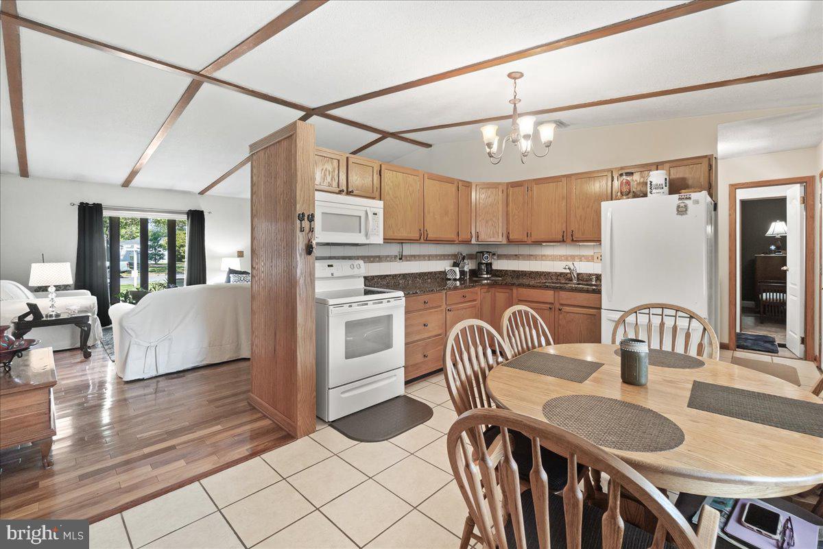 414 White Oak Pl