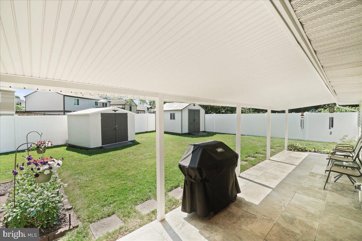 414 White Oak Pl