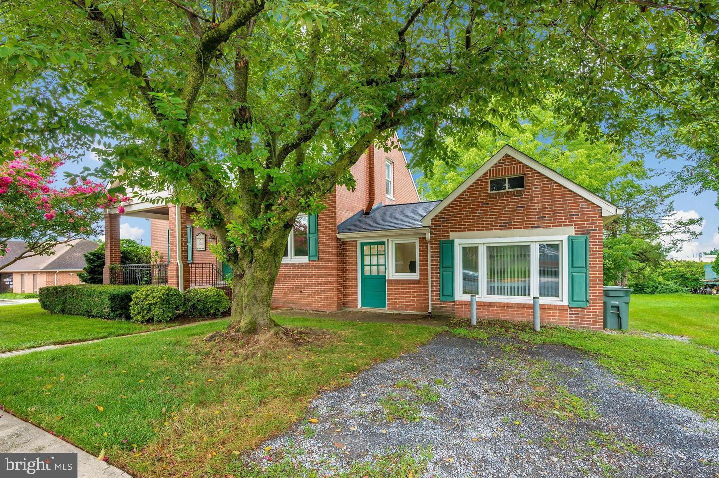 1 Davis Ave