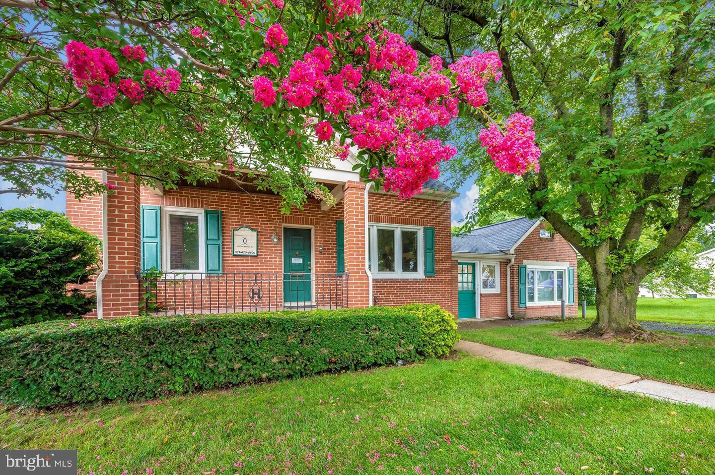 1 Davis Ave