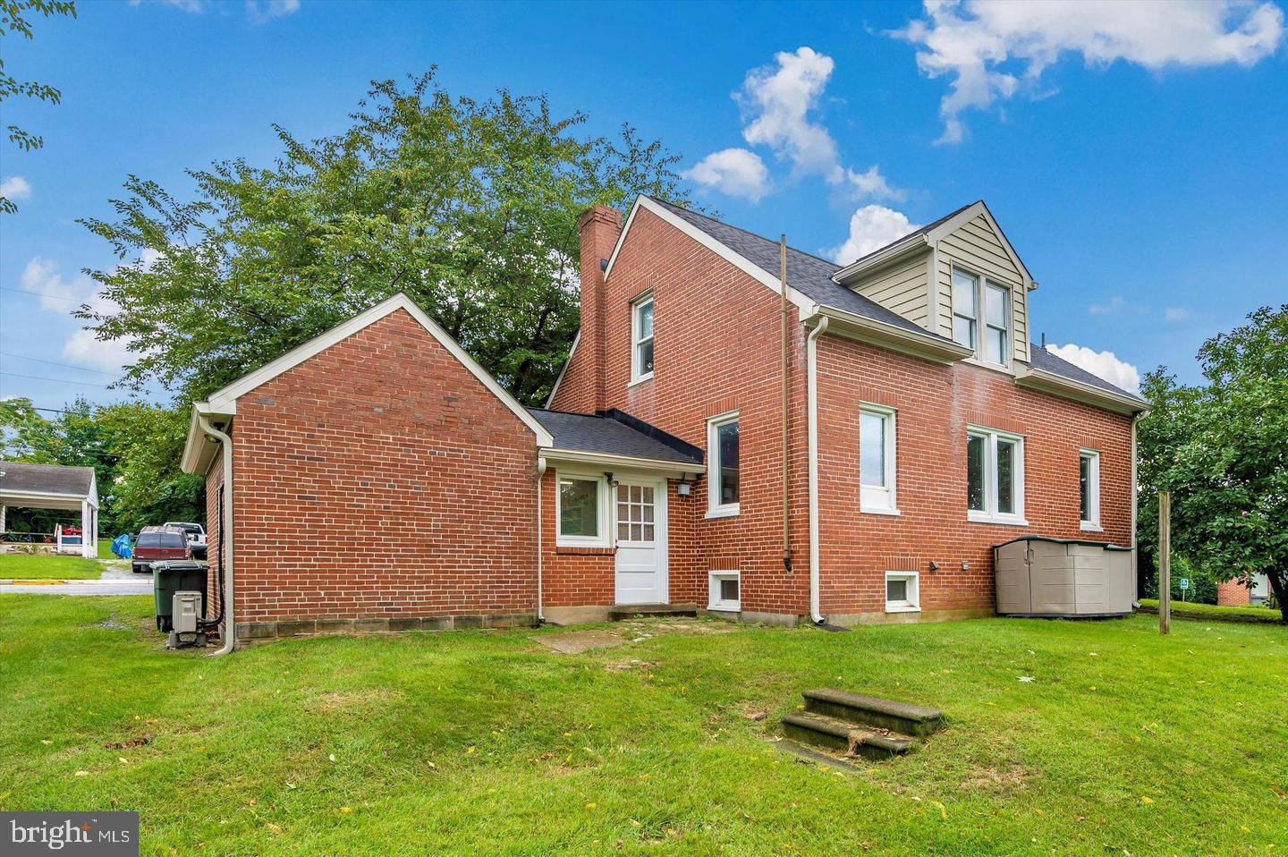 1 Davis Ave