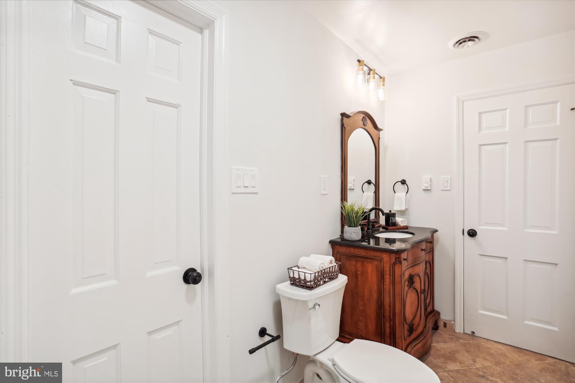 5409 Woodlyn Ct
