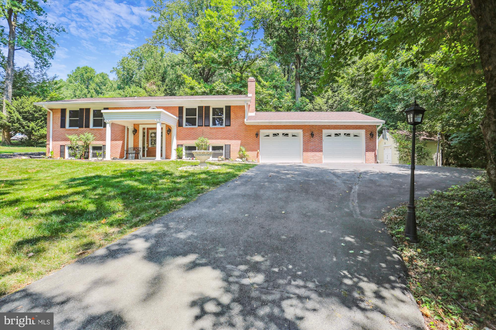 5409 Woodlyn Ct