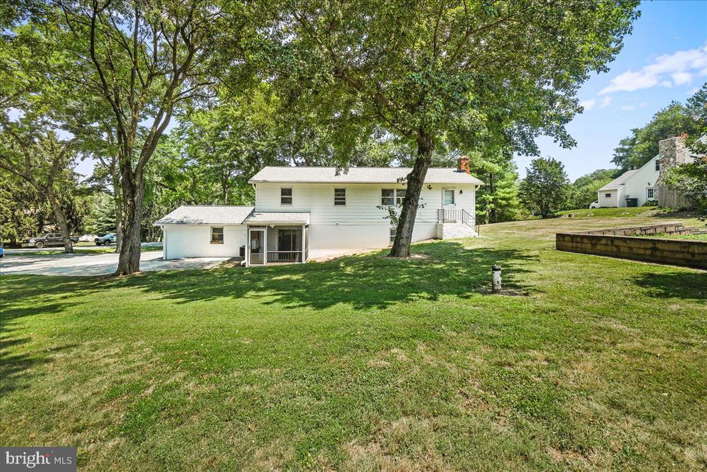 2311 Persimmon Dr