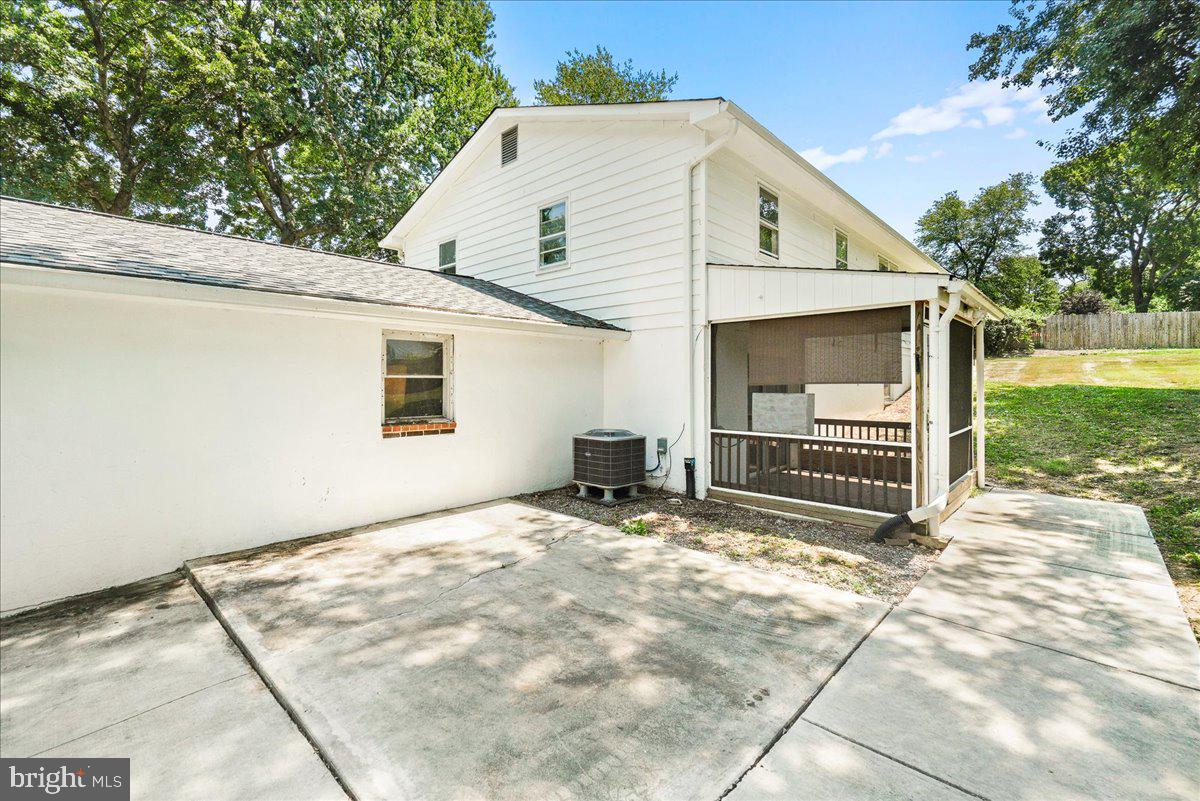 2311 Persimmon Dr