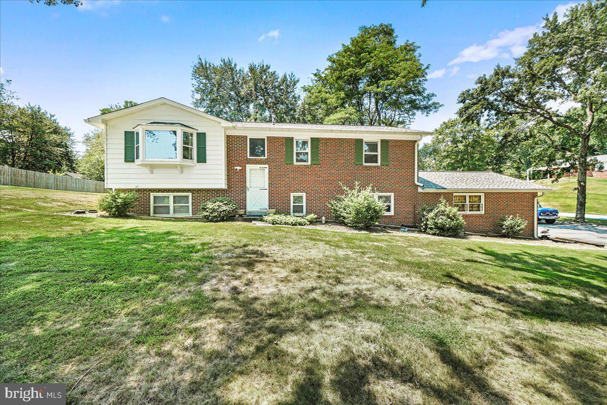 2311 Persimmon Dr