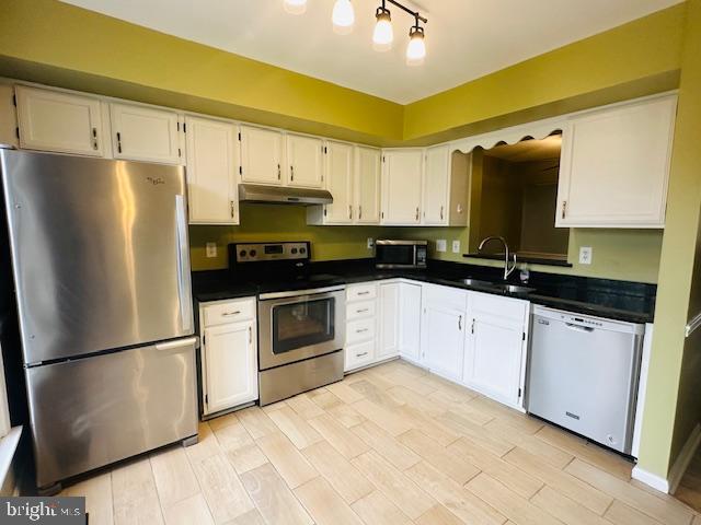 2414 DUNMORE CT