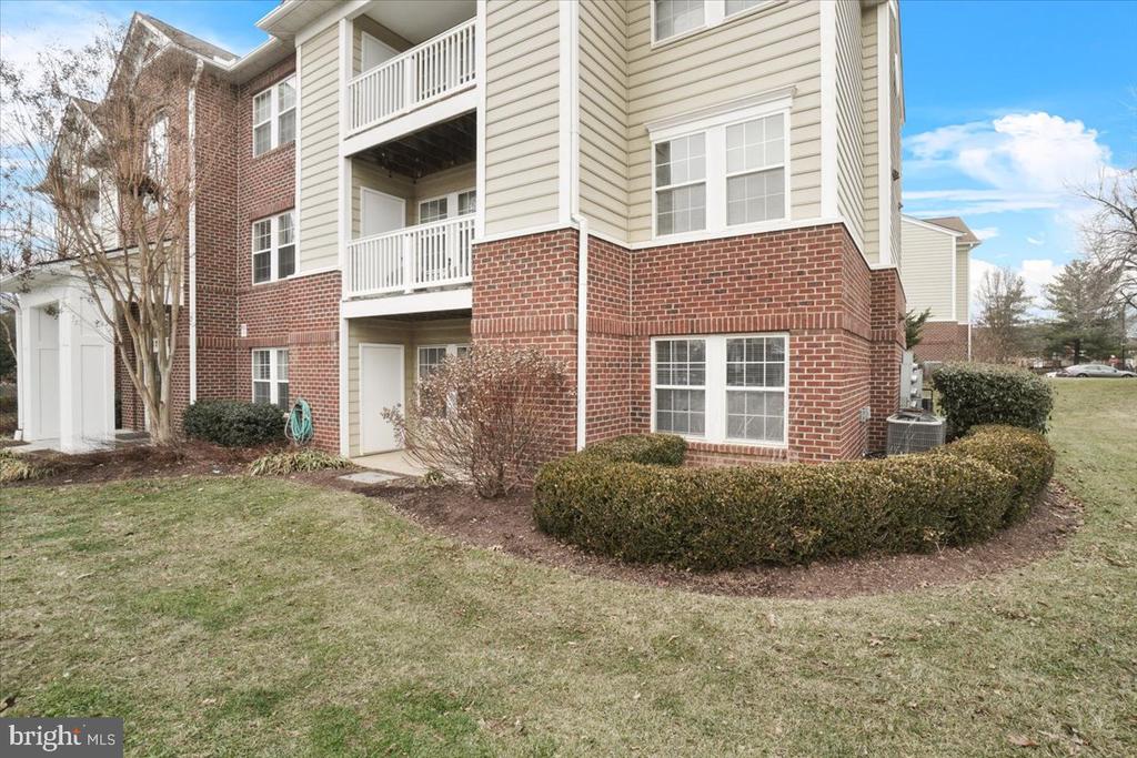 8200 Blue Heron Dr #1d