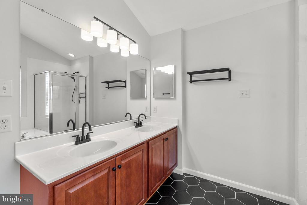 2049 Buell Dr