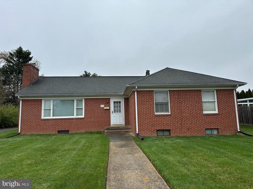 902 Mercer Pl