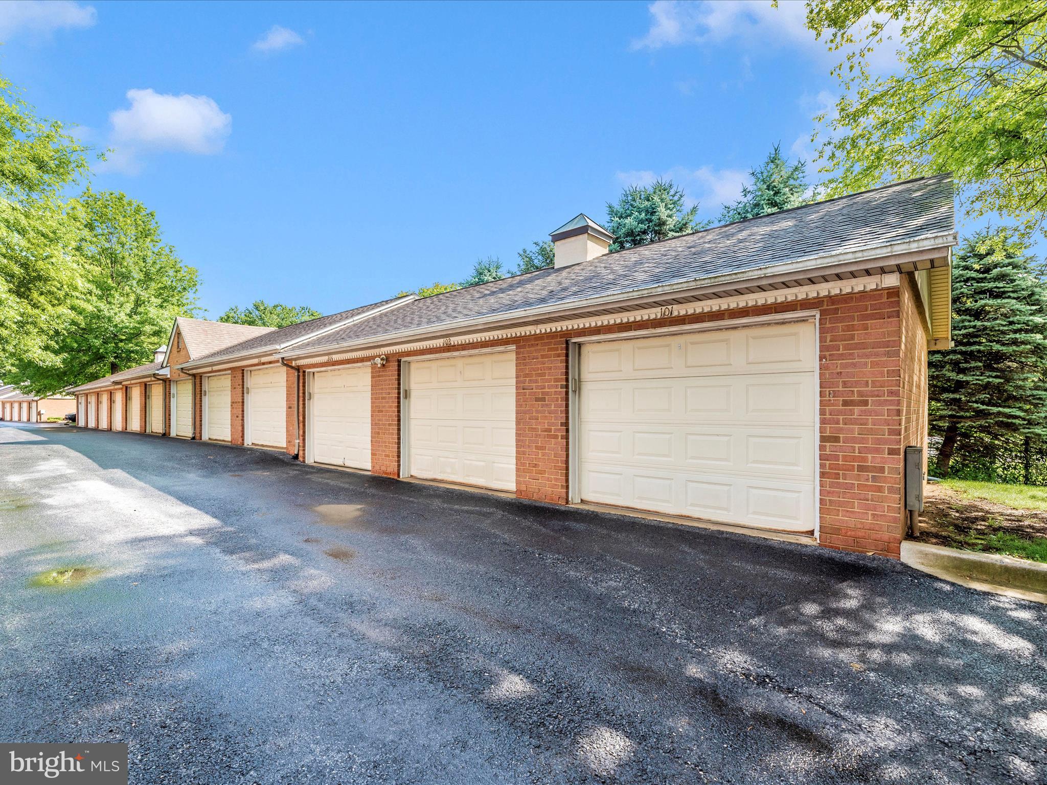 11 ROSEWOOD COURT 101