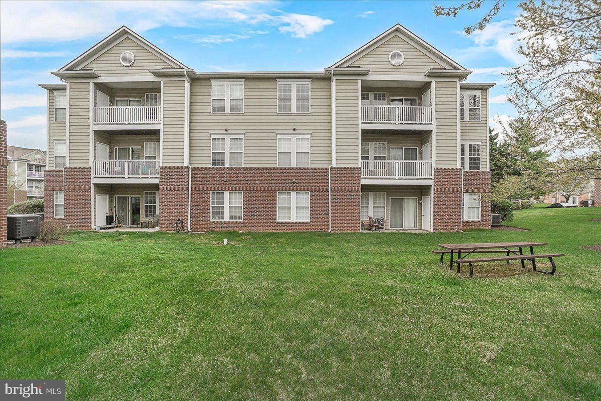 8207 Blue Heron Dr #3b