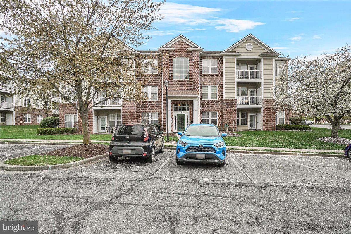 8207 Blue Heron Dr #3b