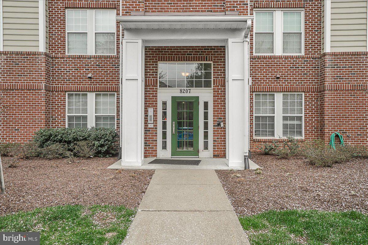 8207 Blue Heron Dr #3b