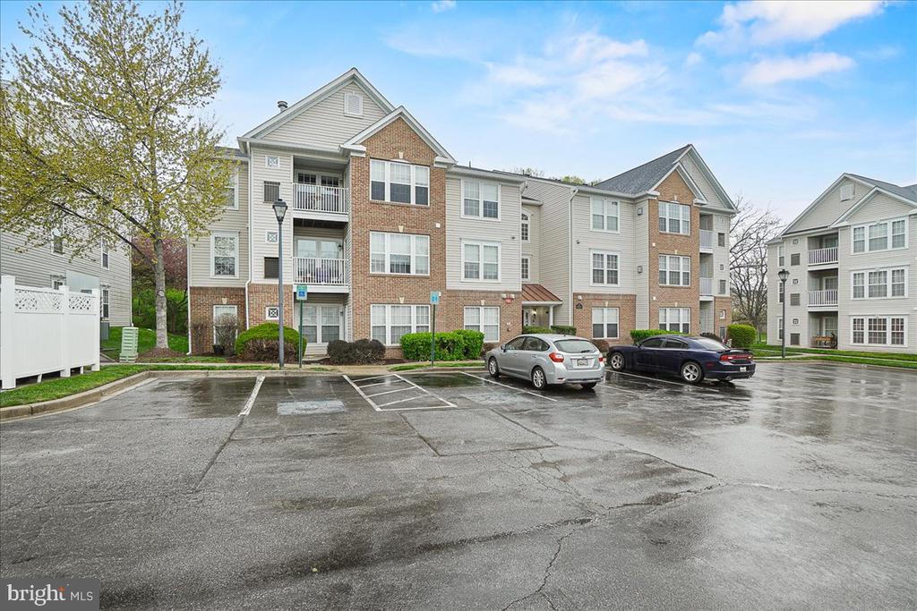 500 Bradley Ct #G