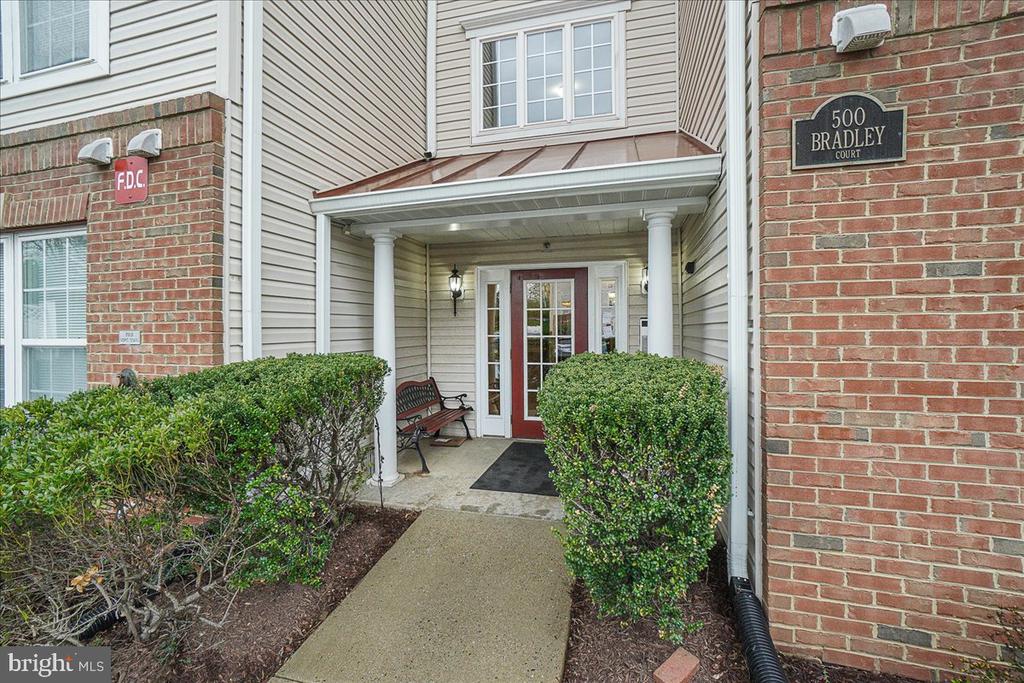 500 Bradley Ct #G