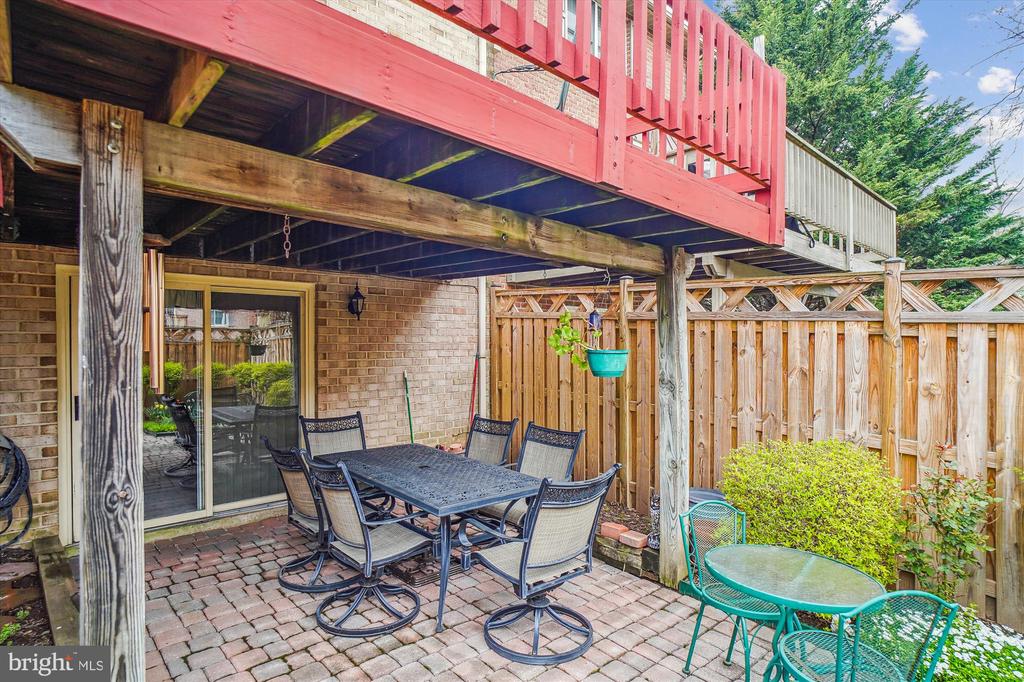 8020 Hollow Reed Ct