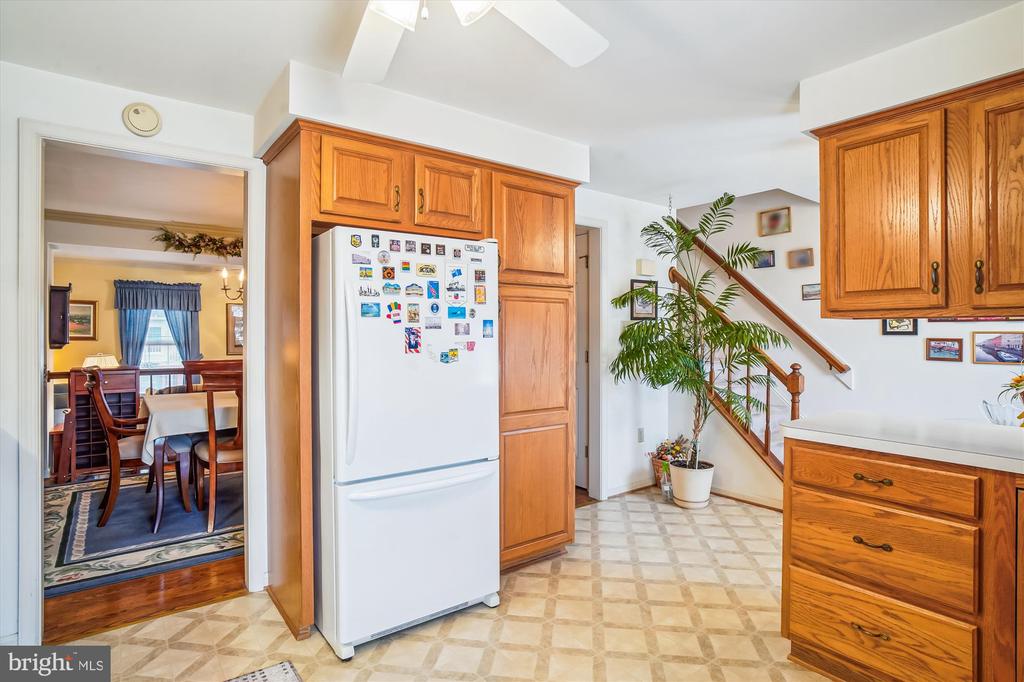 8020 Hollow Reed Ct