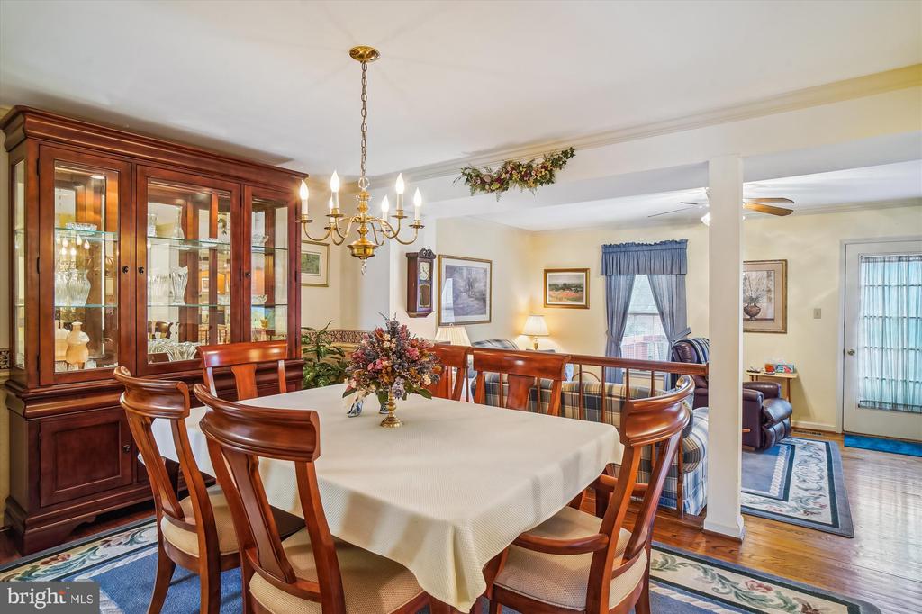 8020 Hollow Reed Ct