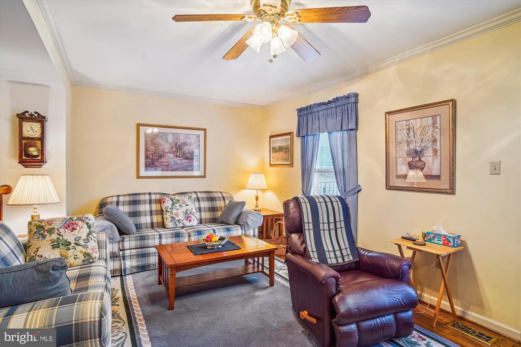 8020 Hollow Reed Ct