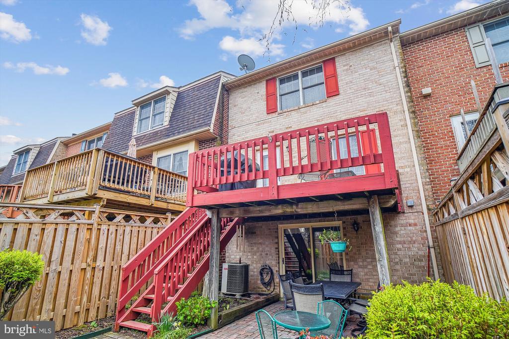 8020 Hollow Reed Ct