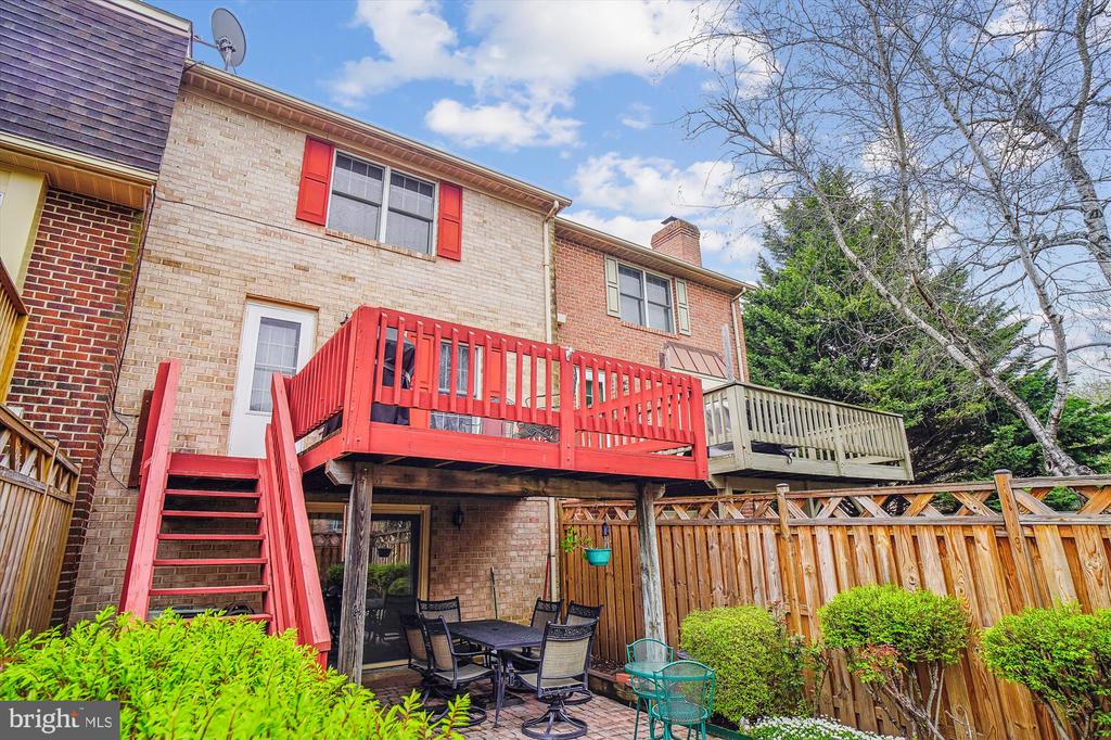8020 Hollow Reed Ct