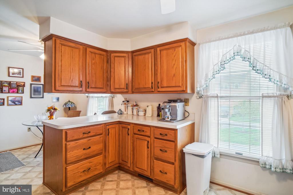 8020 Hollow Reed Ct