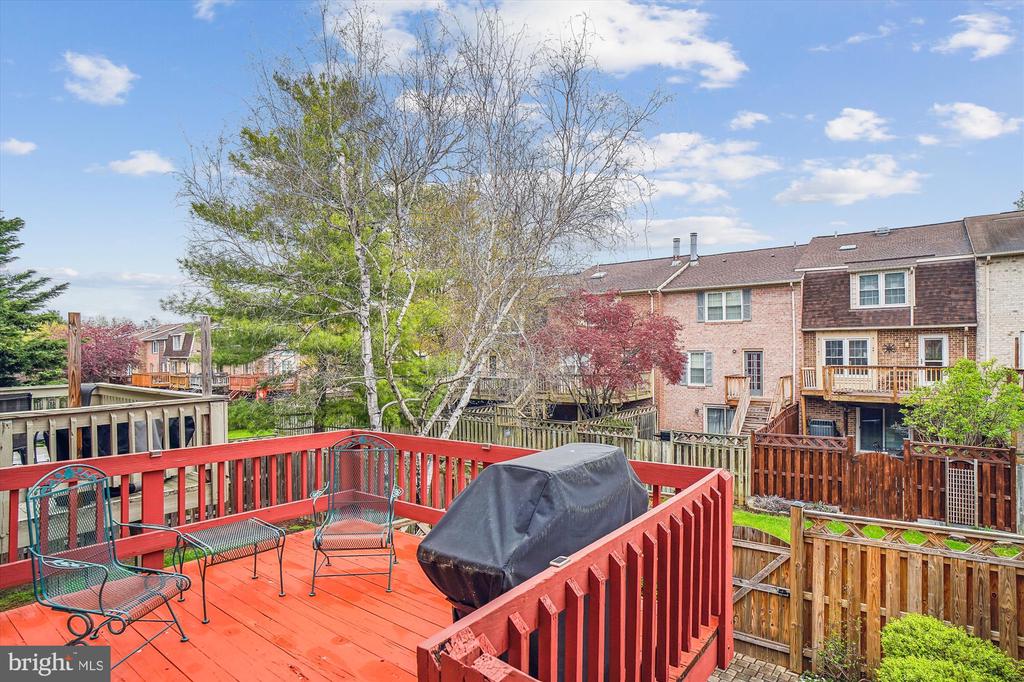 8020 Hollow Reed Ct