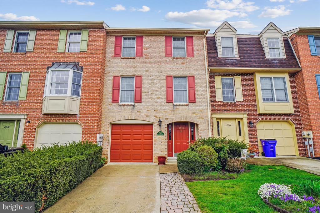 8020 Hollow Reed Ct
