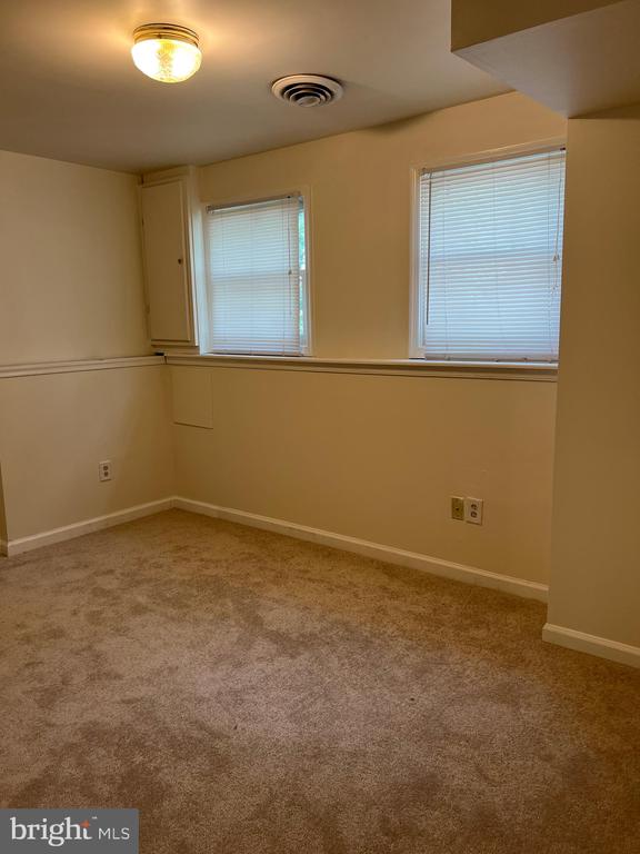 5605 RIVENDELL PL