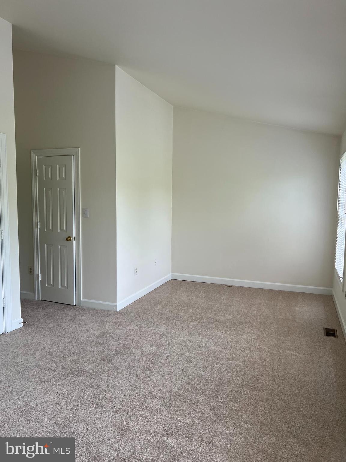5605 RIVENDELL PL