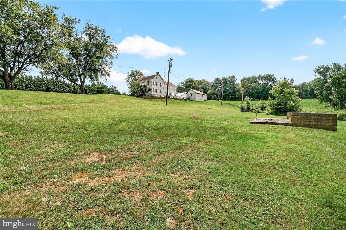 8602 Hollow Rd