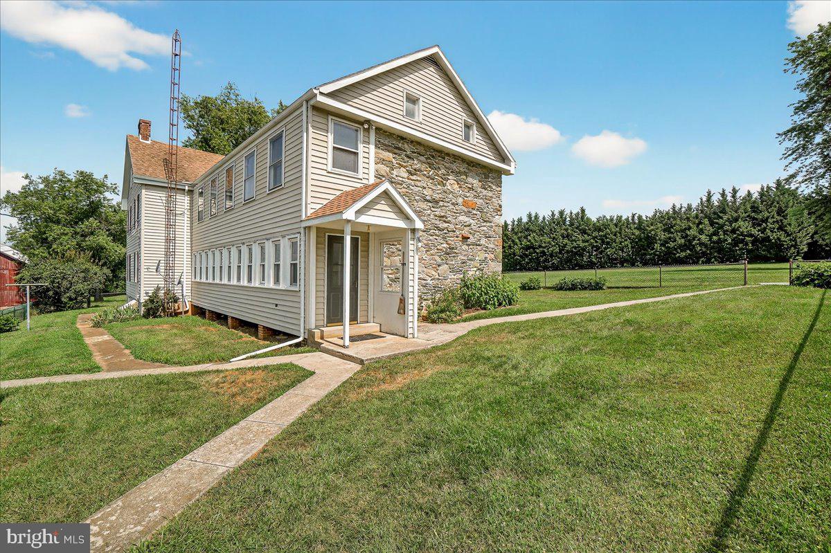 8602 Hollow Rd