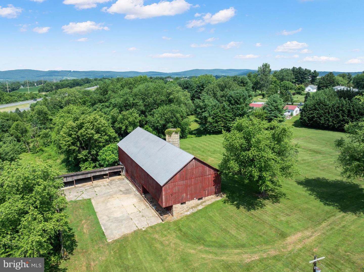 8602 Hollow Rd