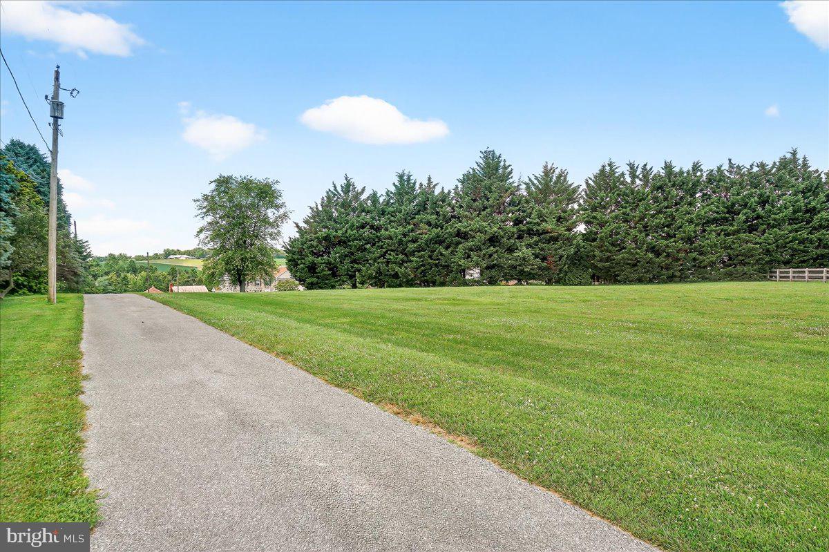8602 Hollow Rd