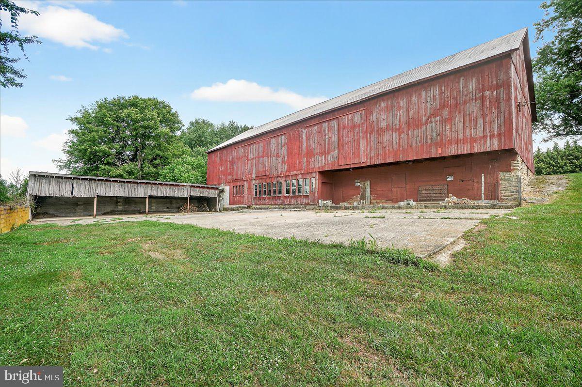 8602 Hollow Rd