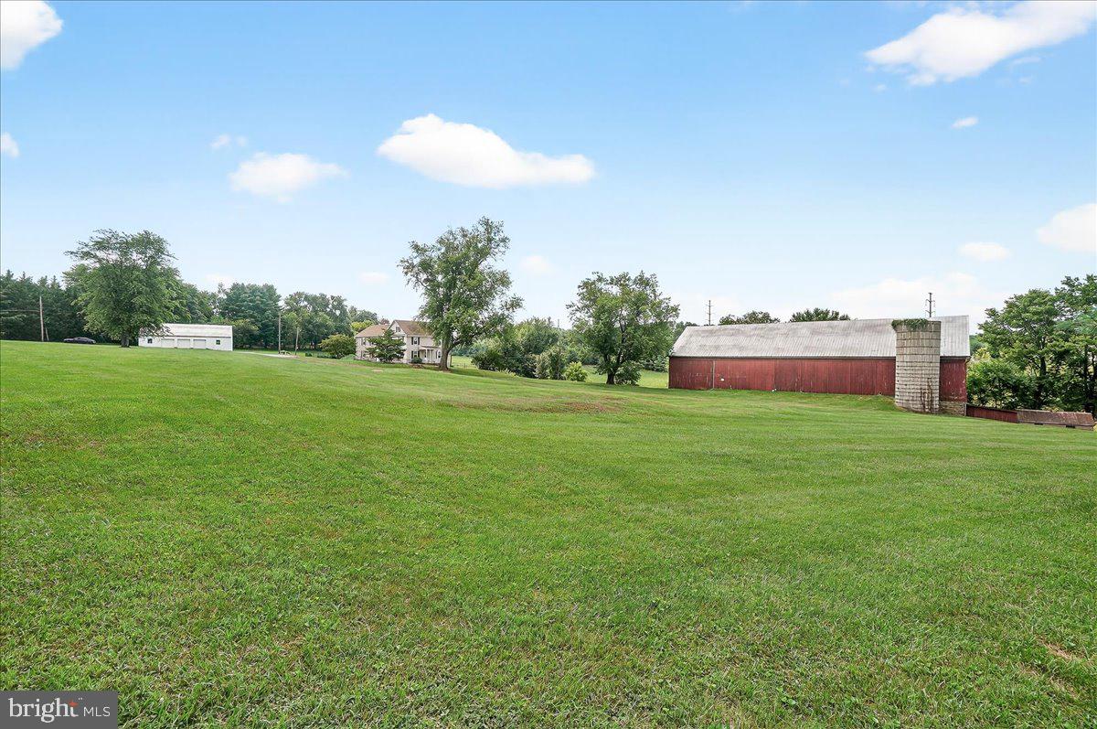 8602 Hollow Rd
