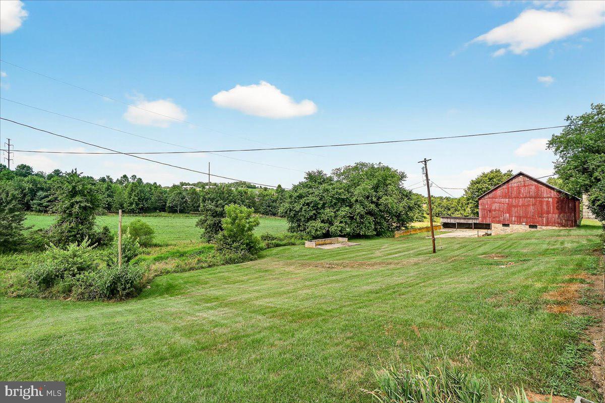8602 Hollow Rd