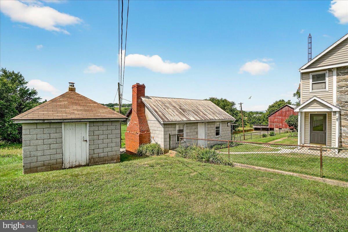 8602 Hollow Rd