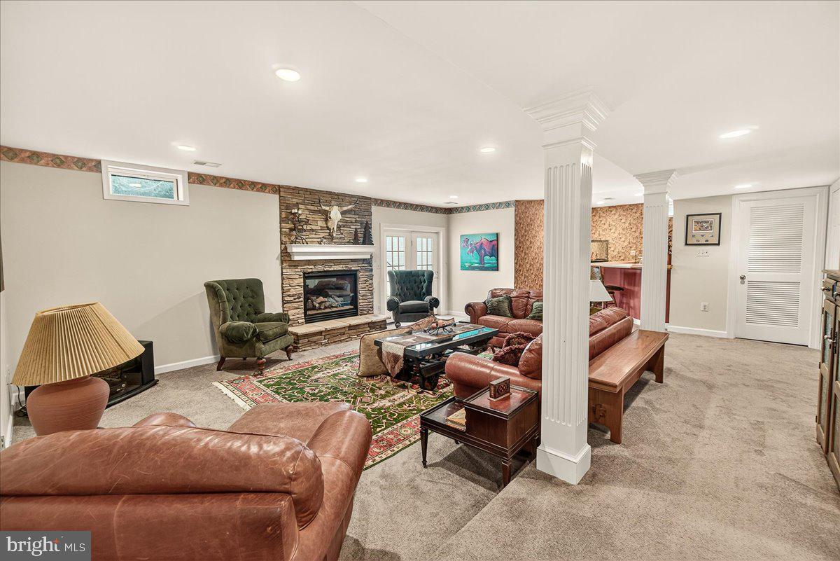 8418 Peters Rd