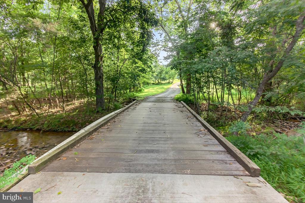 13160 Hessong Bridge
