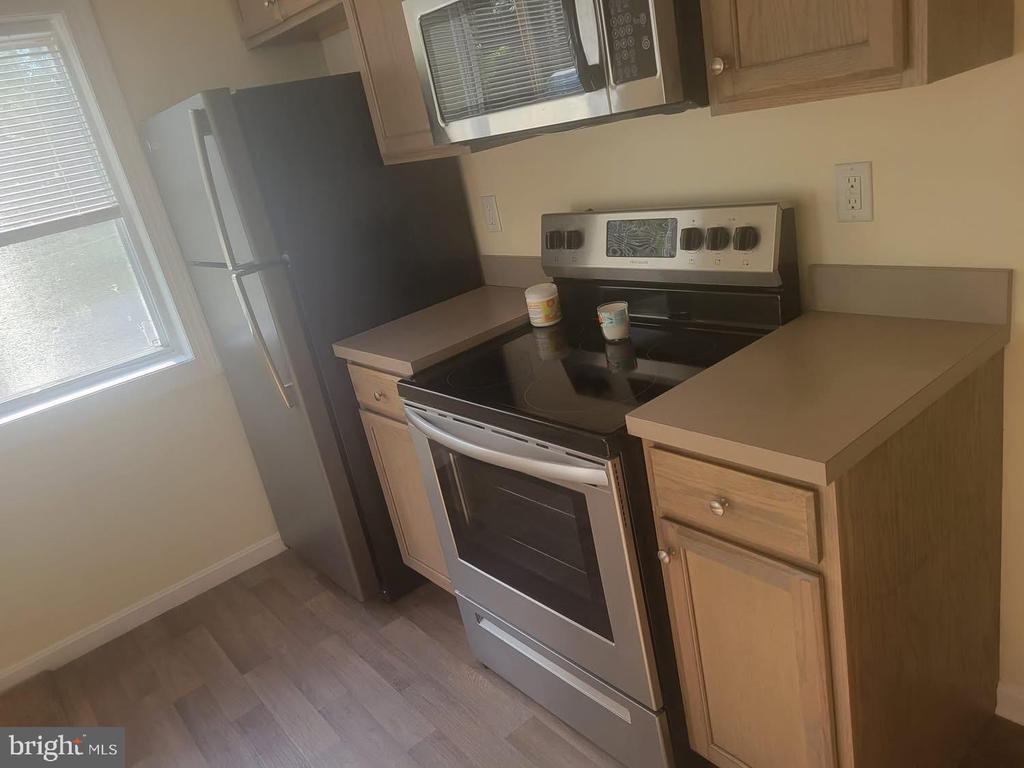 405 W MAIN ST