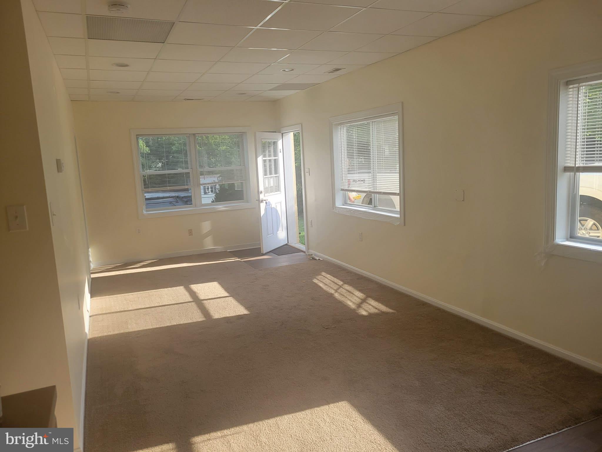 405 W MAIN ST