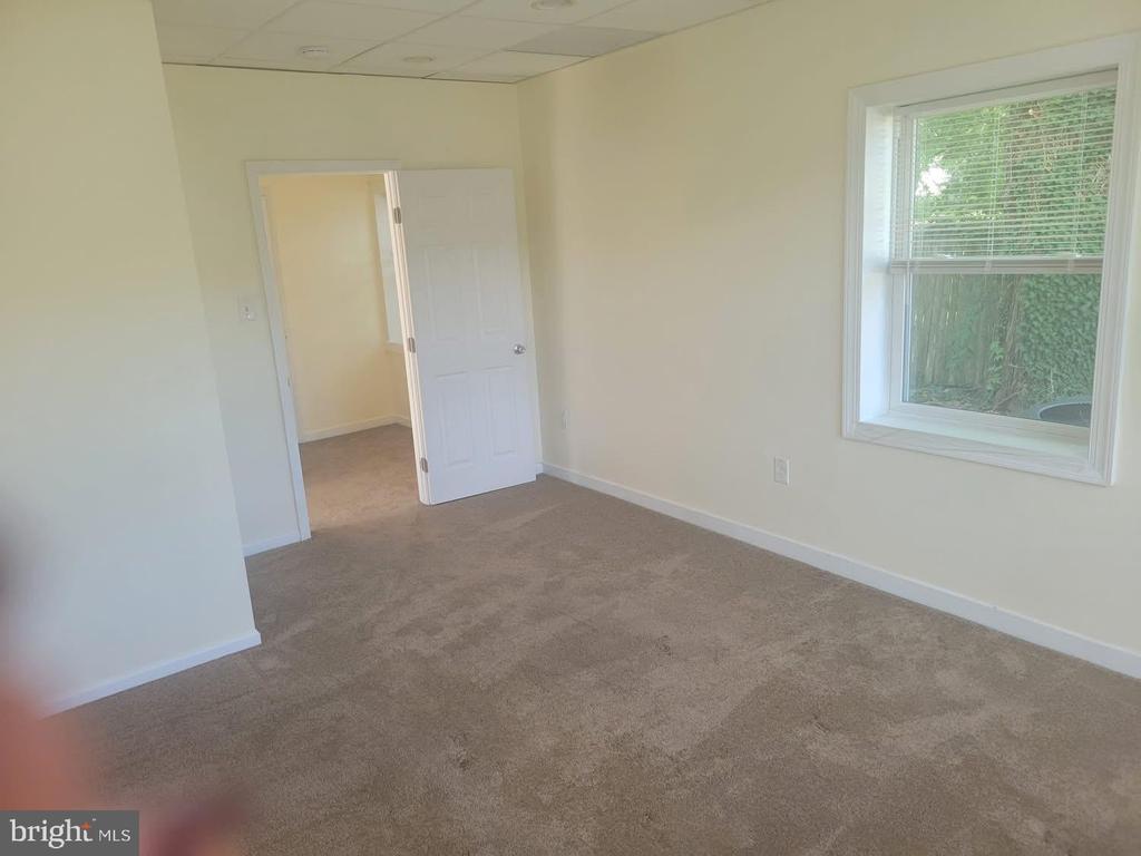 405 W MAIN ST