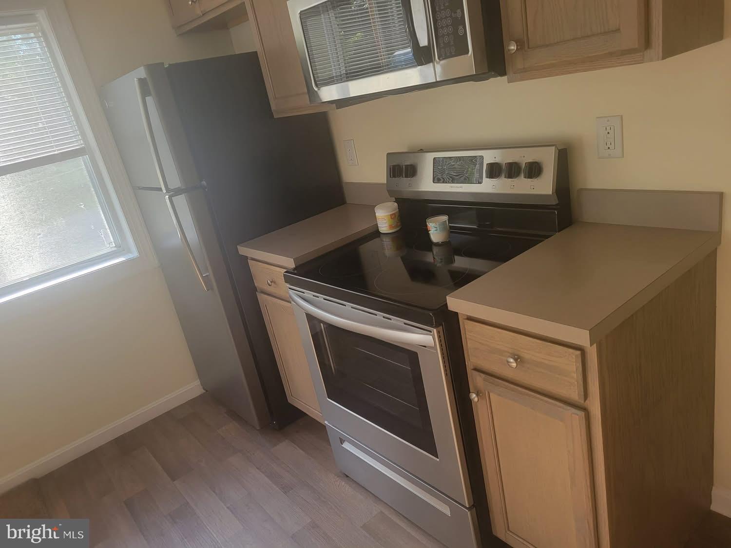 405 W MAIN ST