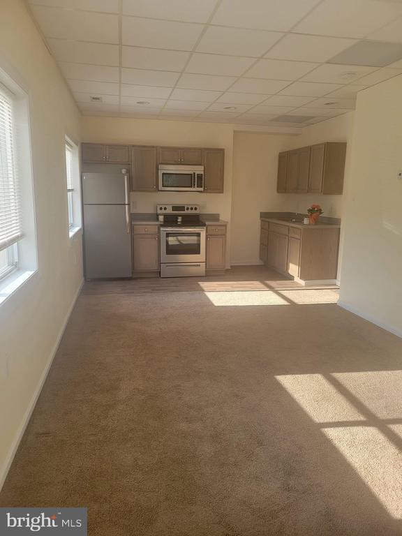 405 W MAIN ST
